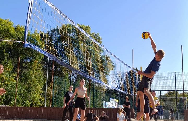 Першість ліцею з паркового волейболу